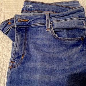 Size 10 Rockstar Super Skinny Old Navy Jeans